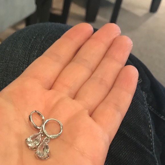 NEW!💙💎CZ TEARDROP EARRINGS💎💙BEAUTIFUL ADORABLE - Picture 2 of 14